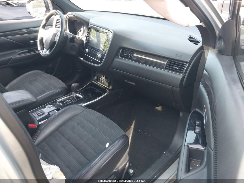 2020 MITSUBISHI OUTLANDER auction photo 5