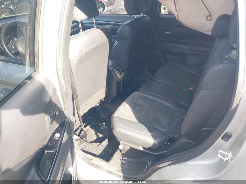 2020 MITSUBISHI OUTLANDER auction photo 8