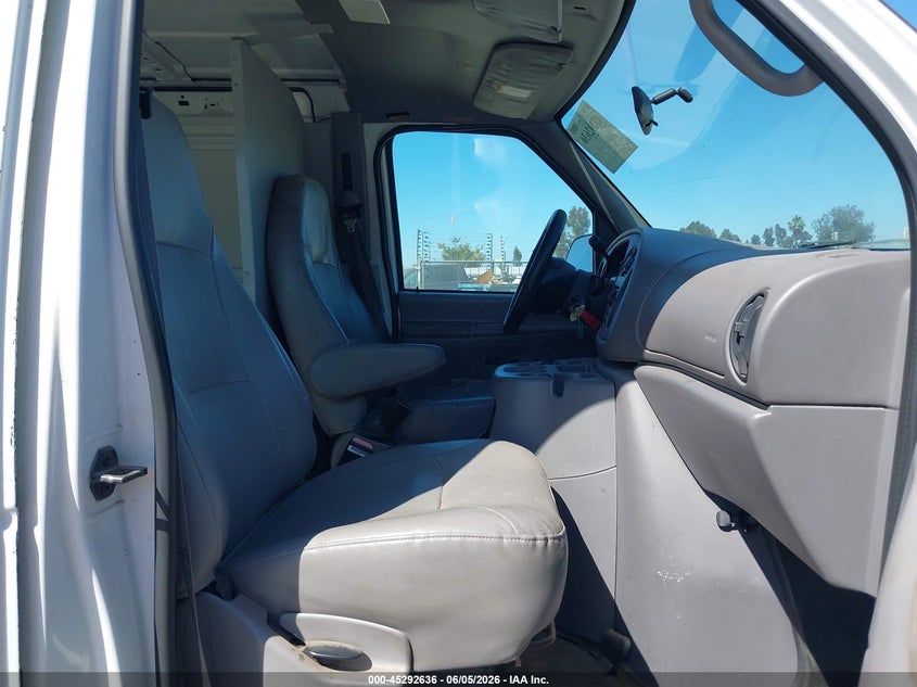 2001 FORD E-150 auction photo 5