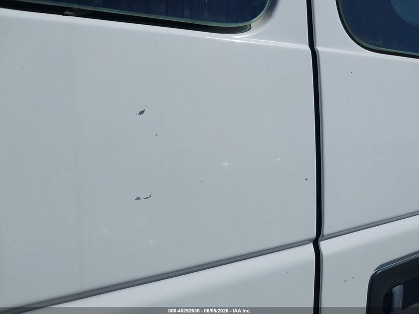 2001 FORD E-150 auction photo 6