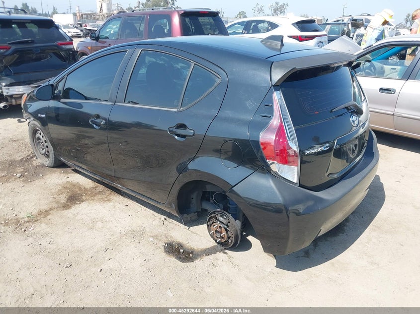 Vin: jtdkdtb33f1113613, lot: 45790480, toyota prius c four 20153