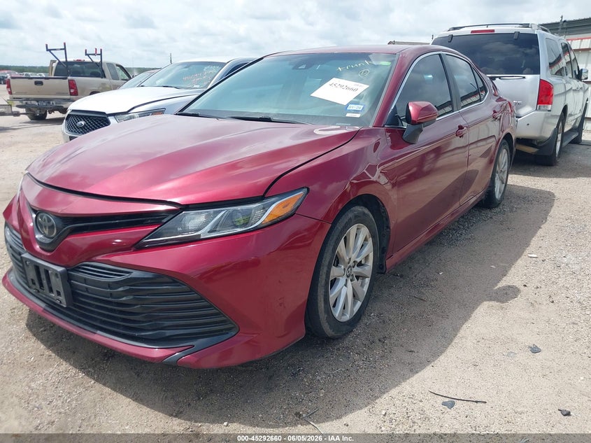 2018 Toyota Camry Le 4T1B11HK4JU571384 photo 1