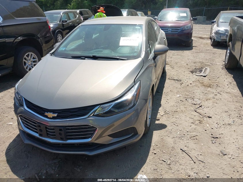 Vin: 1g1be5sm8j7192972, lot: 45790551, chevrolet cruze lt auto 20182