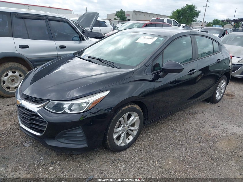 2019 CHEVROLET CRUZE auction photo 2