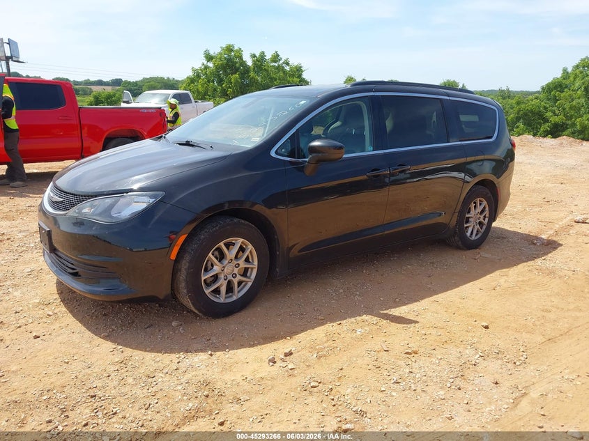 Vin: 2c4rc1dg9lr268292, lot: 45791102, chrysler voyager lxi 20202