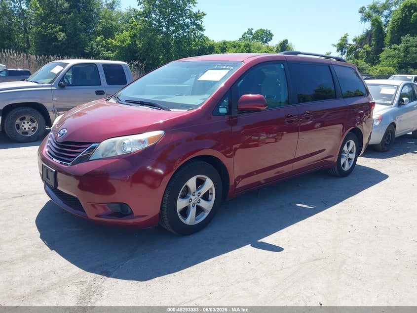 Vin: 5tdkz3dc2hs855148, lot: 45791219, toyota sienna le 8 passenger 20172