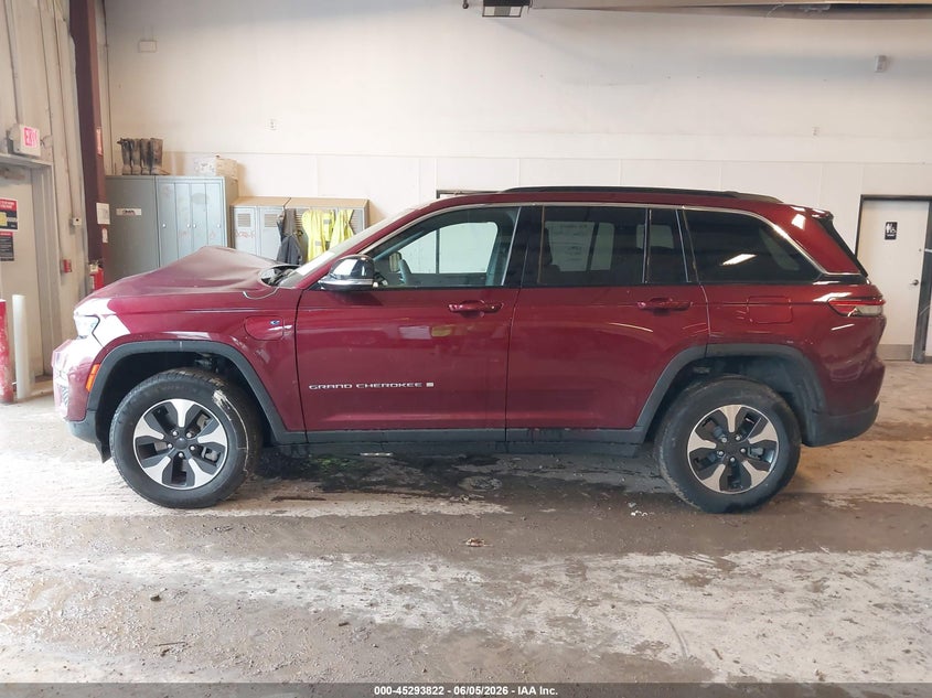JEEP GRAND CHEROKEE 4XE 2025 VIN 1C4RJYB61S8689409