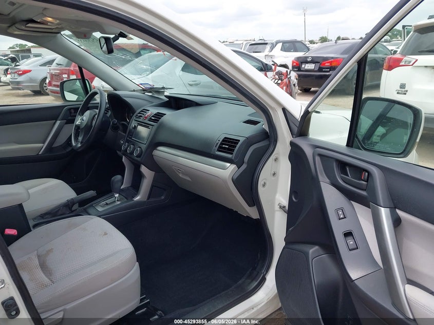 2015 SUBARU FORESTER auction photo 5