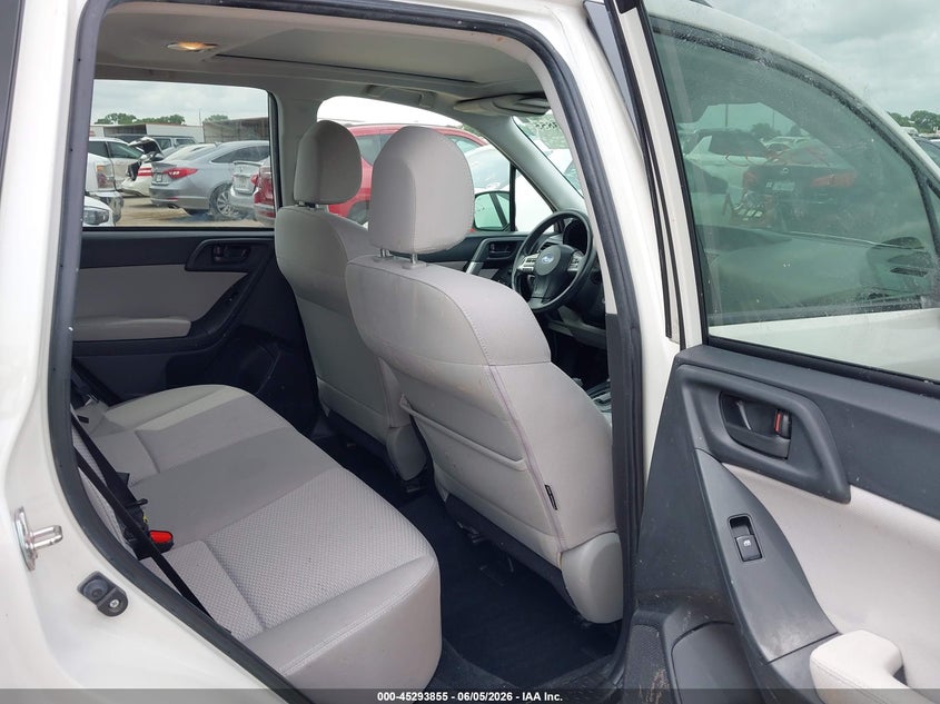 2015 SUBARU FORESTER auction photo 8