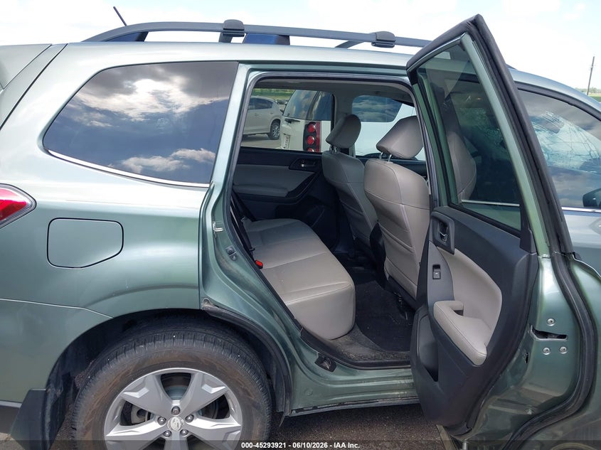 2014 SUBARU FORESTER auction photo 8