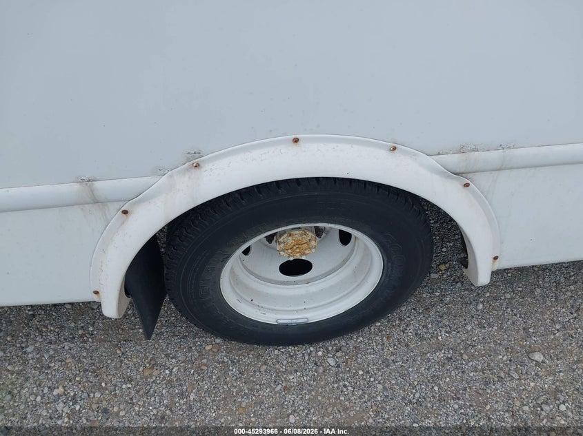 1FDEE3FL2CDA47534 2012 Ford Econoline E-350 Cutaway white
