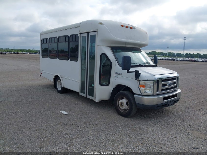 1FDEE3FL2CDA47534 2012 Ford Econoline E-350 Cutaway white