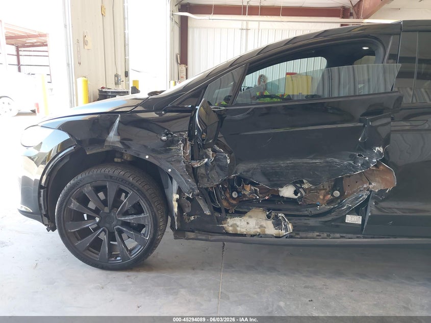 2022 Tesla Model X Plaid Tri Motor All-Wheel Drive VIN: 7SAXCBE60NF343904 Lot: 45294089