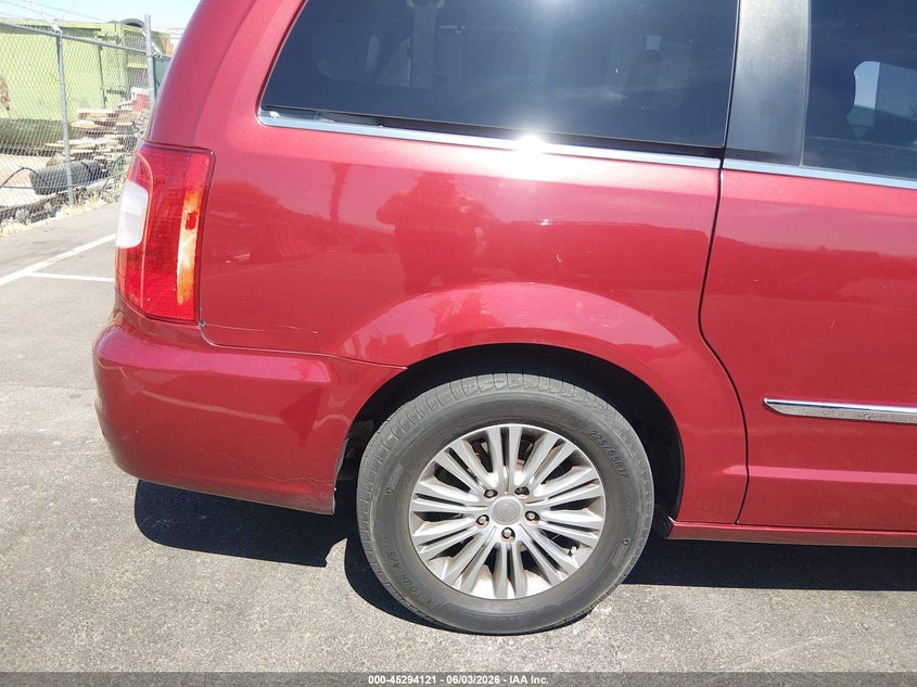 2015 Chrysler Town & Country Touring-L VIN: 2C4RC1CG1FR608931 Lot: 45294121