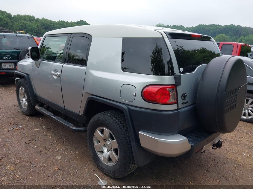 2007 TOYOTA FJ CRUISER auction photo 3