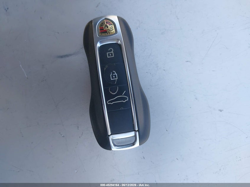 2023 Porsche Panamera 4/4 Platinum Edition/Platinum Edition VIN: WP0AJ2A72PL101655 Lot: 45294164