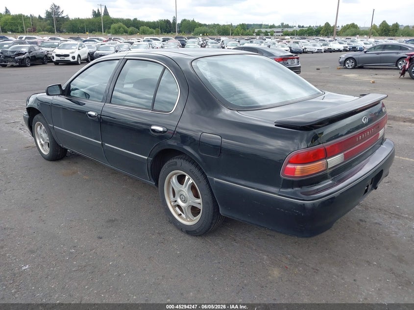 1997 INFINITI I30 auction photo 3