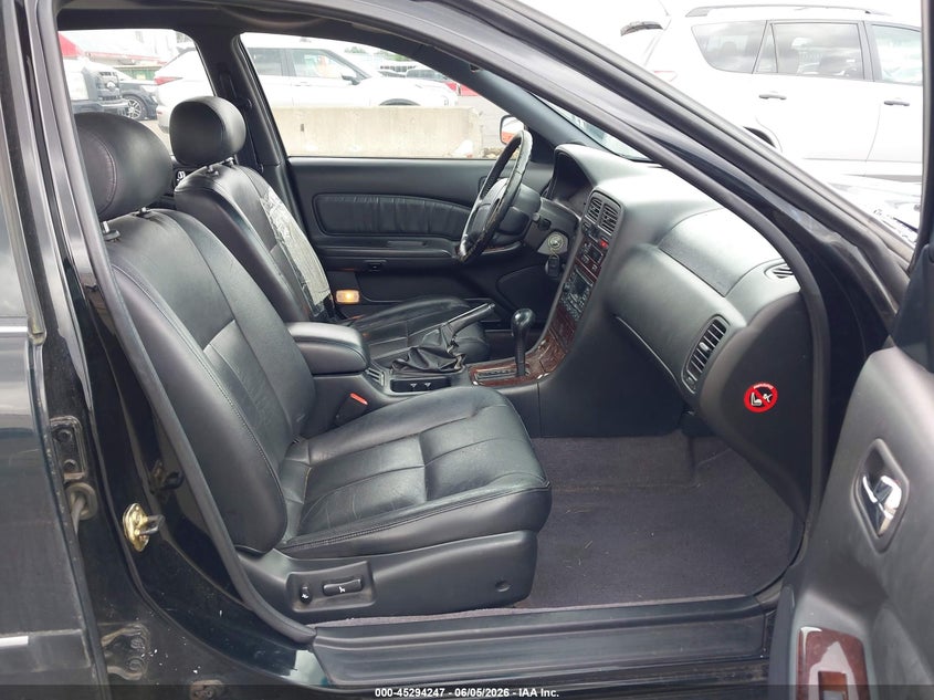 1997 INFINITI I30 auction photo 5