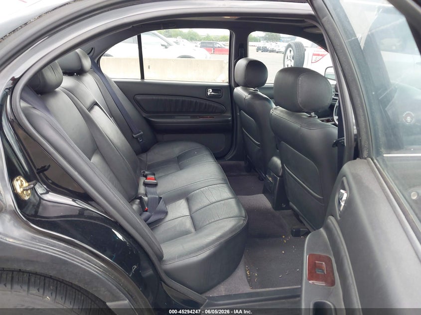 1997 INFINITI I30 auction photo 8