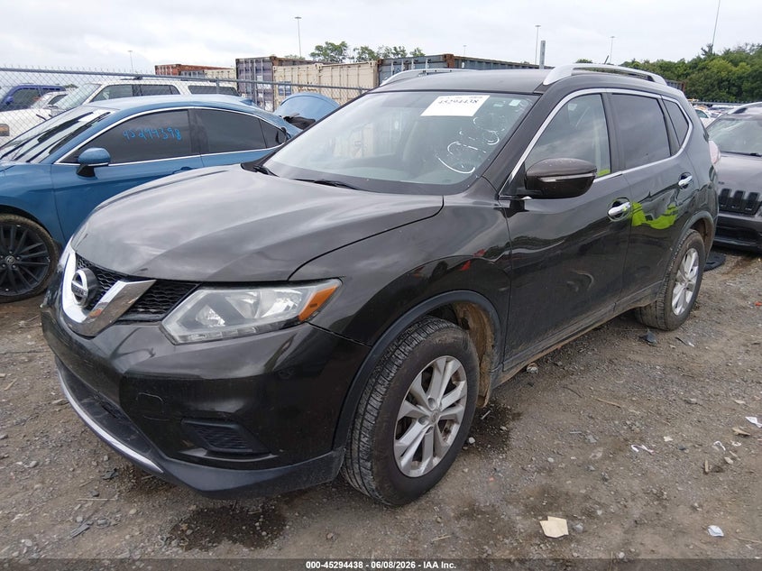 2015 NISSAN ROGUE auction photo 2