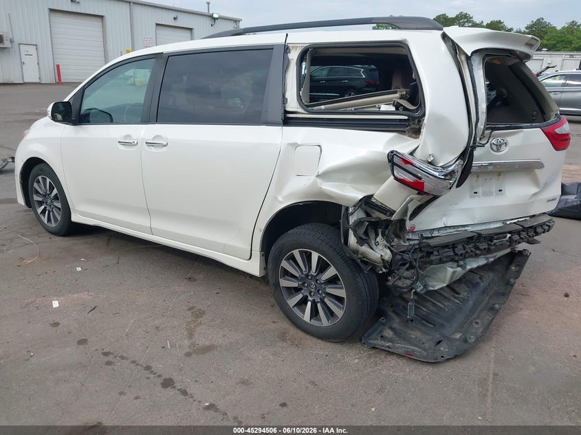 VIN 5TDYZ3DCXJS943557 2018 TOYOTA SIENNA LIMITED PREMIUM 7 PASSENGER
