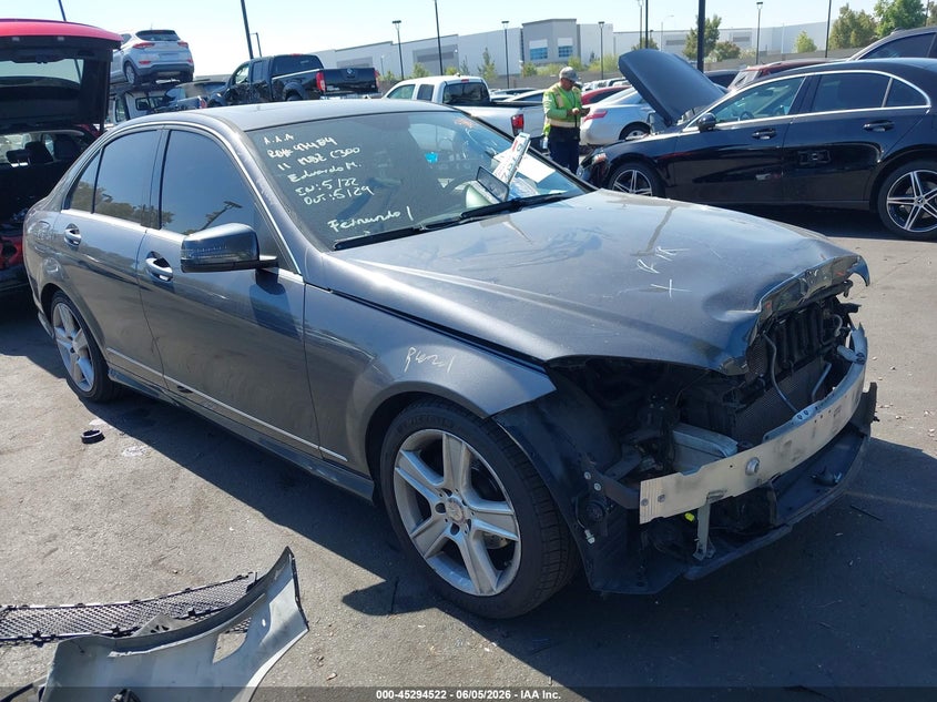 Vin: wddgf5eb9br173573, lot: 45792358, mercedes-benz c 300 luxury/sport 2011 img_1