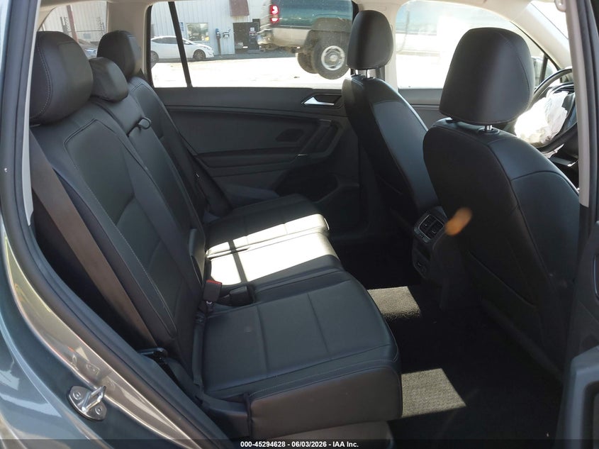 2018 Volkswagen Tiguan 2.0T Se/2.0T Sel VIN: 3VV2B7AX4JM204808 Lot: 45294628
