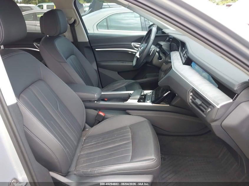 2022 Audi E-Tron Premium Quattro VIN: WA1AAAGE0NB007464 Lot: 45294683