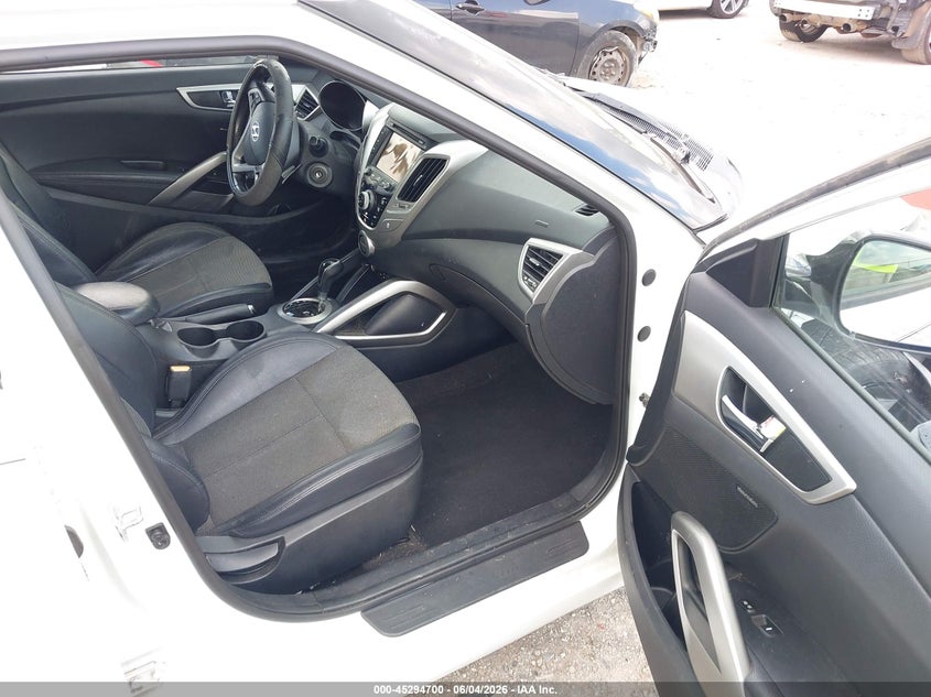 2016 HYUNDAI VELOSTER auction photo 5