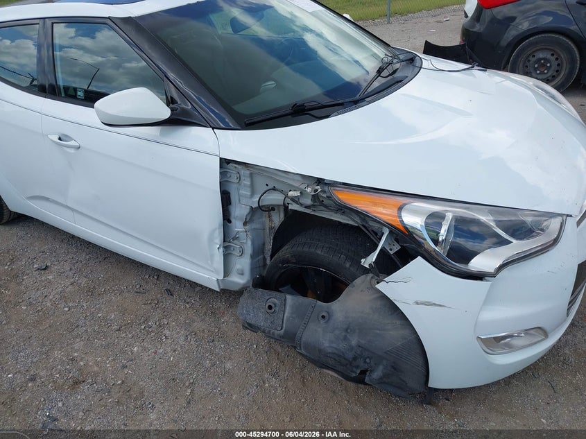 2016 HYUNDAI VELOSTER auction photo 6