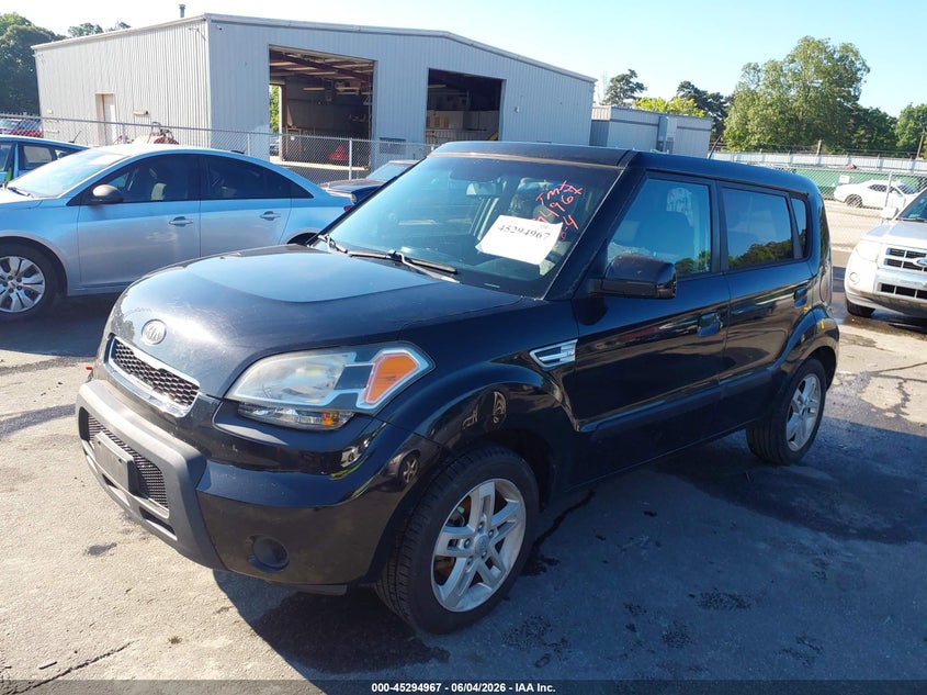 2010 KIA SOUL auction photo 2