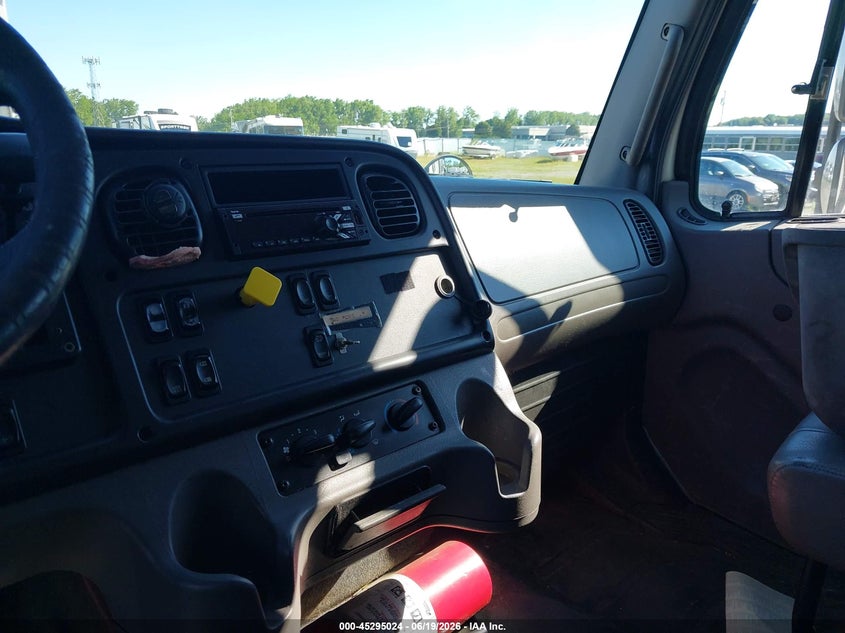 2017 FREIGHTLINER M2 106 auction photo 6