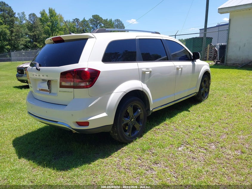 Vin: 3c4pdcgb5lt267315, lot: 45792906, dodge journey crossroad 20204