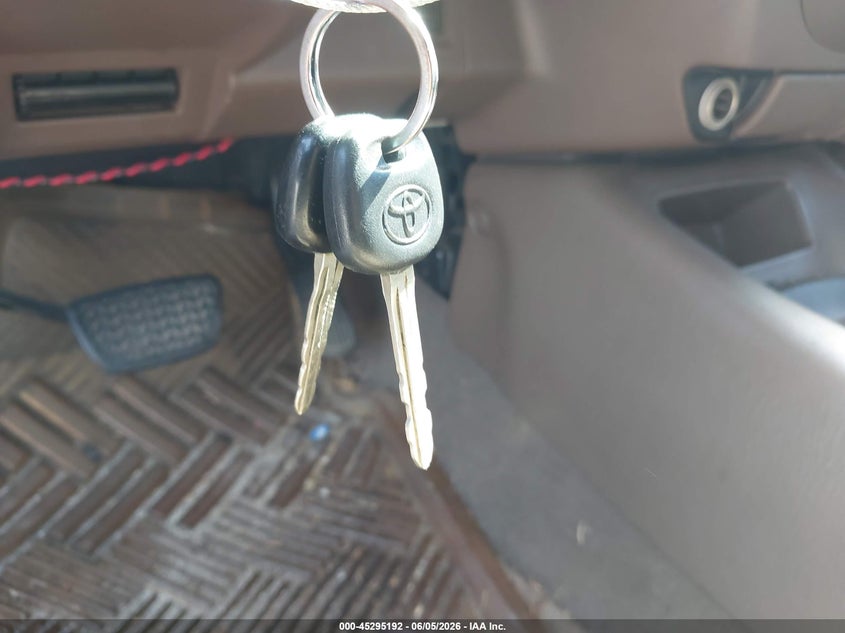 2003 TOYOTA SEQUOIA SPORT UTILITY VEHICLE 4.7L V-8 DOHC, 240HP