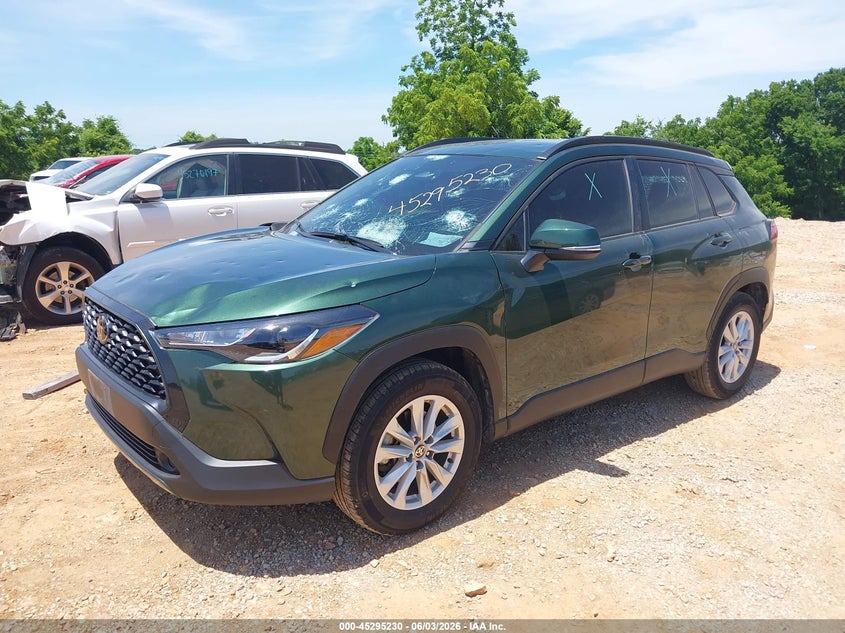 2024 TOYOTA COROLLA CROSS auction photo 2