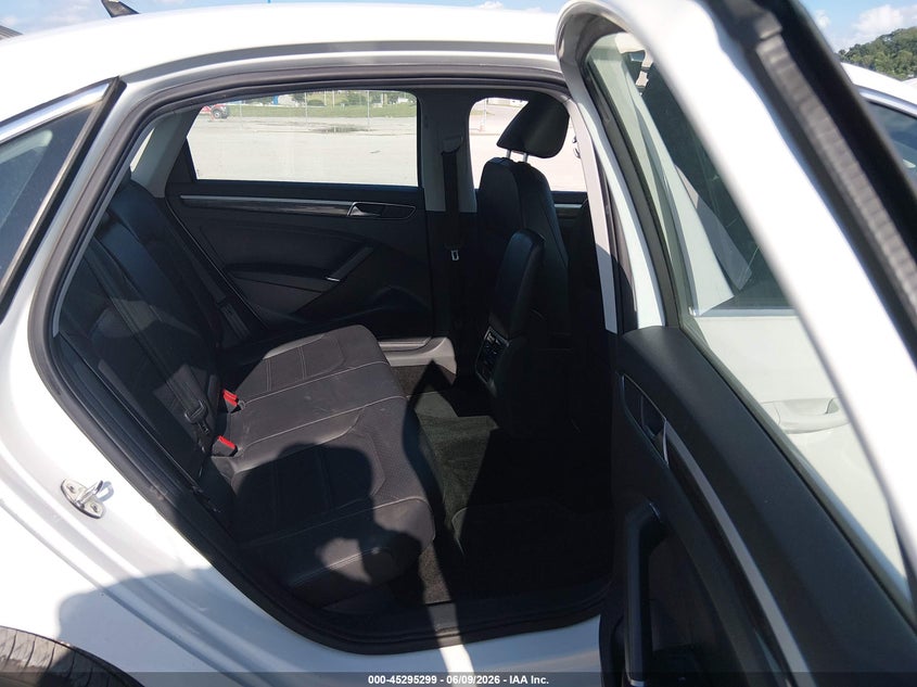2018 VOLKSWAGEN PASSAT auction photo 8