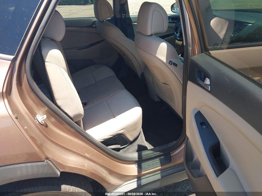 2017 HYUNDAI TUCSON auction photo 8