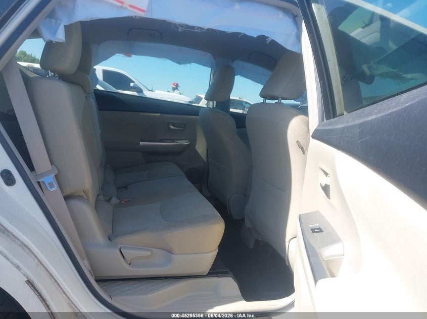 2012 TOYOTA PRIUS V auction photo 8