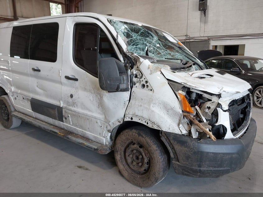 2015 Ford Transit 3.7 -250 white Lot 111045295577 Vin 1FTNR1ZM0FKB20031