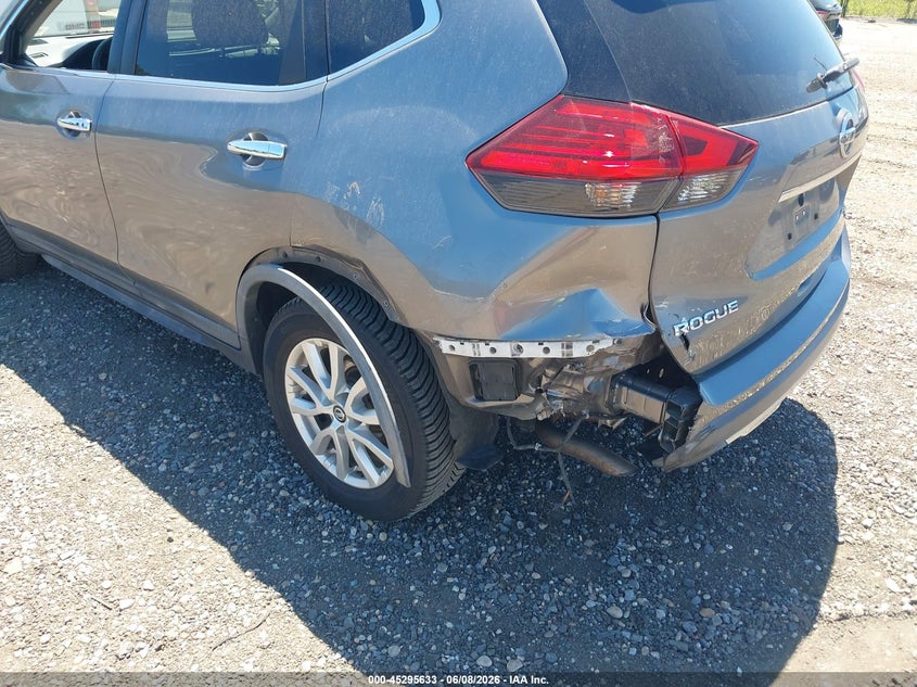 VIN KNMAT2MV8HP611944 2017 NISSAN ROGUE SV
