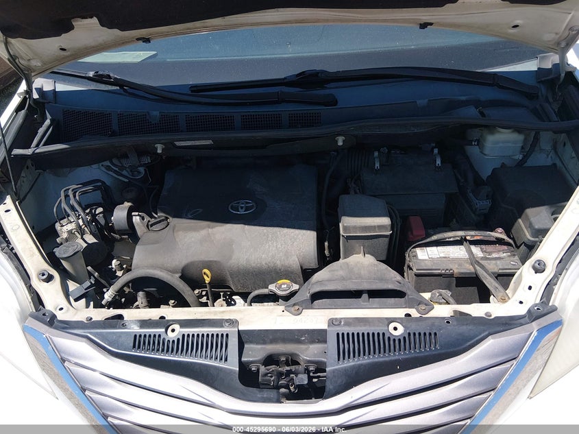 2015 Toyota Sienna Xle Premium 7 Passenger VIN: 5TDDK3DC0FS104611 Lot: 45295690