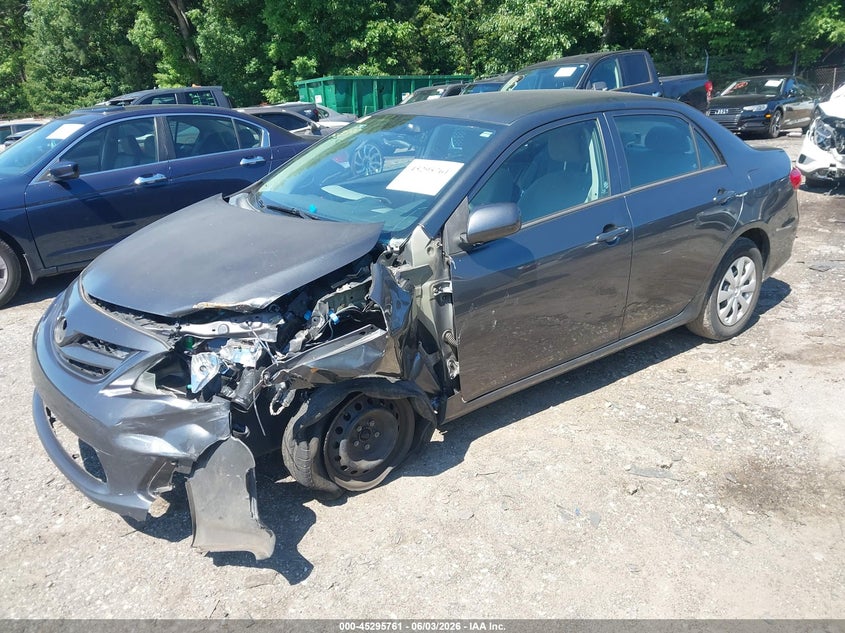 Vin: 2t1bu4ee8dc111335, lot: 45793617, toyota corolla l 20132