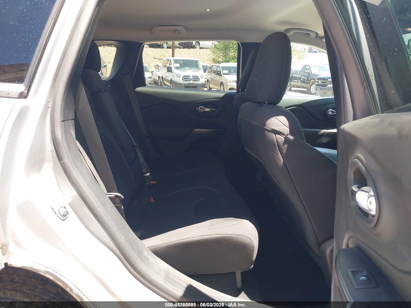2020 JEEP CHEROKEE auction photo 8