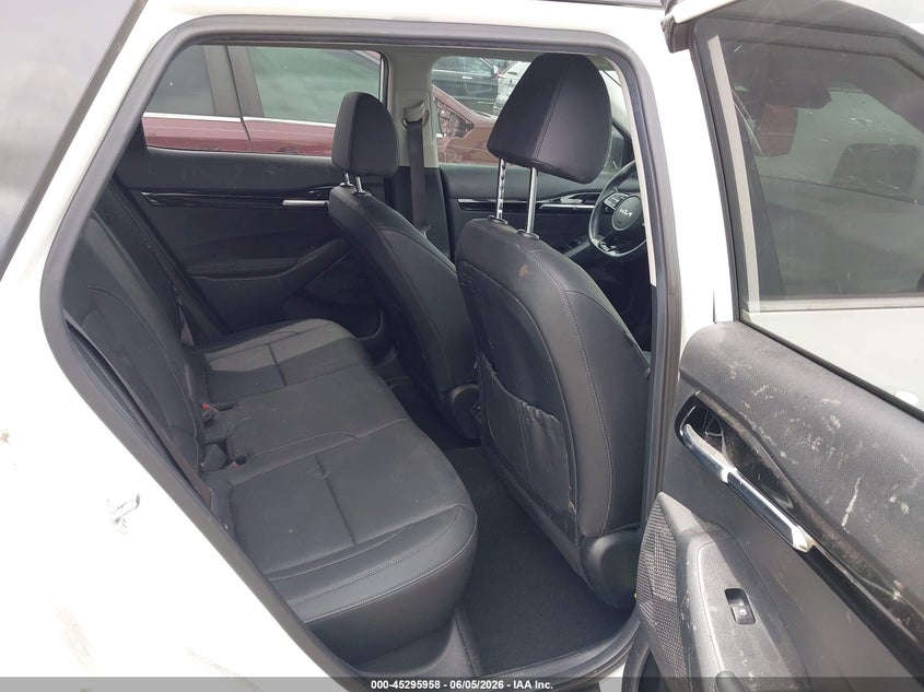 2024 KIA SELTOS auction photo 8