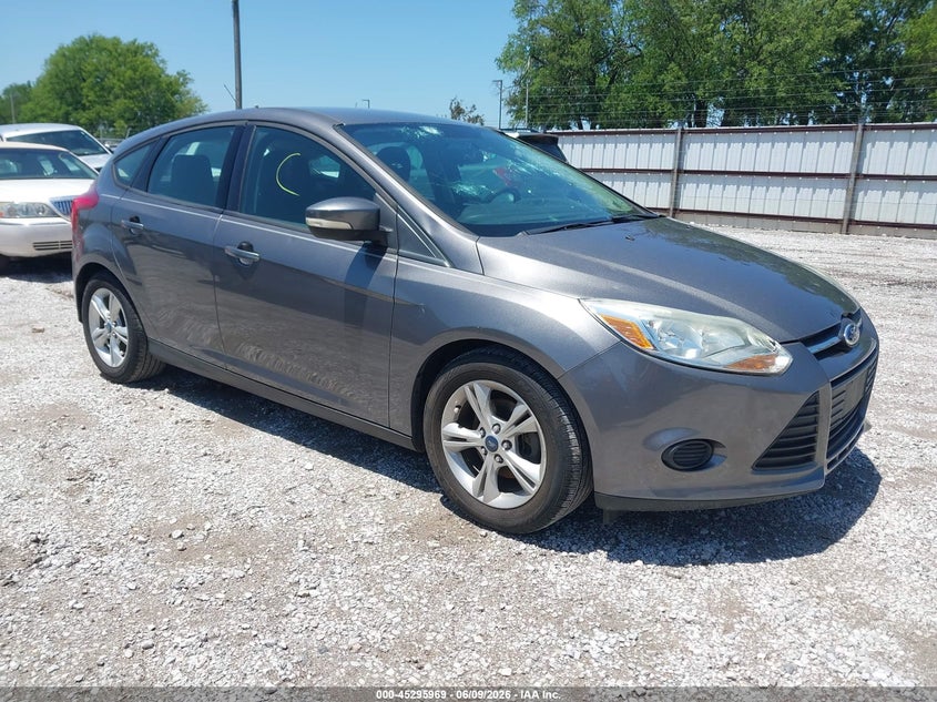 Vin: 1fadp3k29dl183843, lot: 45793825, ford focus se 2013 img_1
