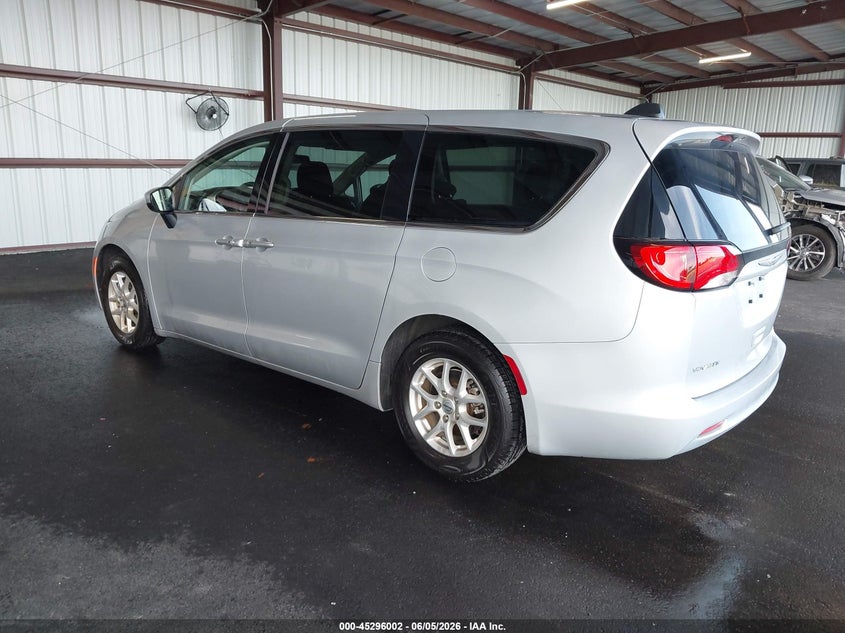 Vin: 2c4rc1cg0nr141533, lot: 45793858, chrysler voyager lx 20223