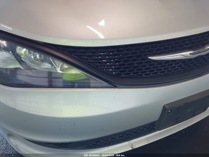 2022 CHRYSLER VOYAGER auction photo 6