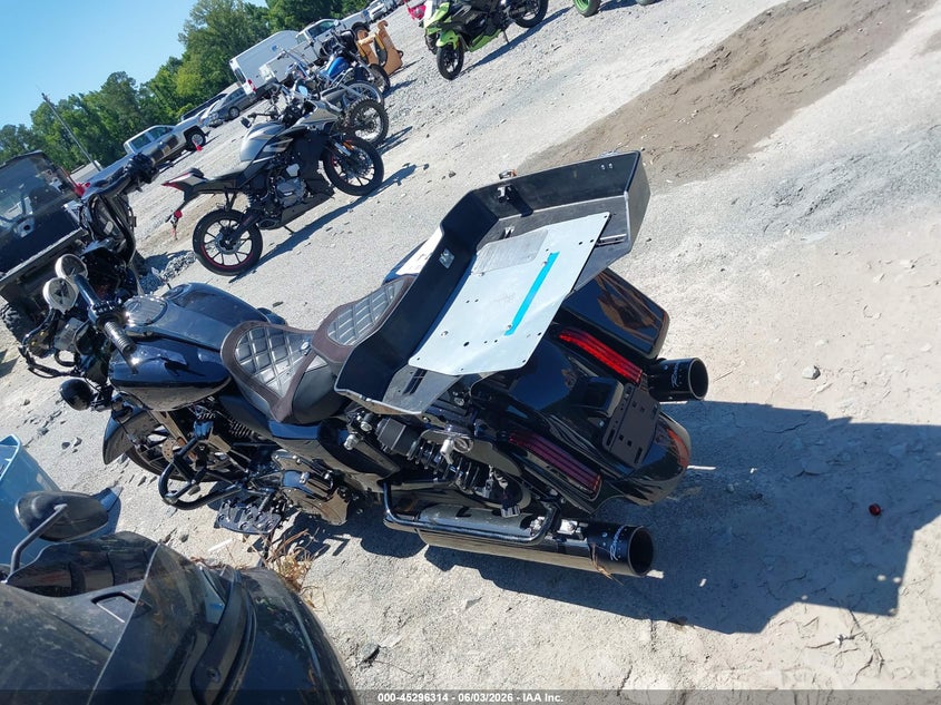 2022 HARLEY-DAVIDSON FLHXSE auction photo 3