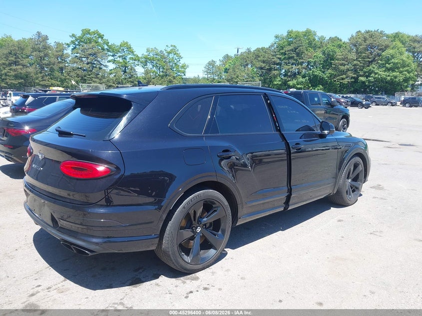 2023 BENTLEY BENTAYGA HYBRID auction photo 4