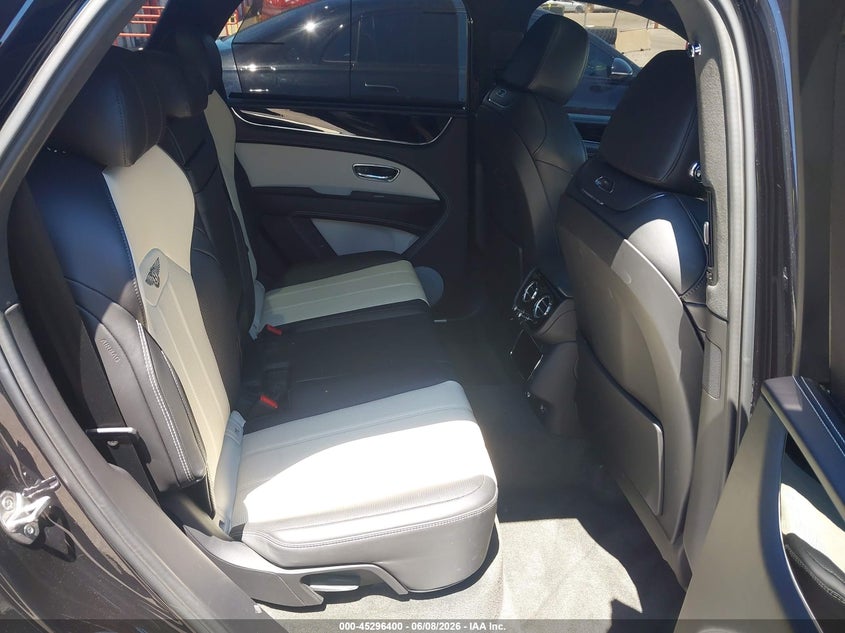 2023 BENTLEY BENTAYGA HYBRID auction photo 8